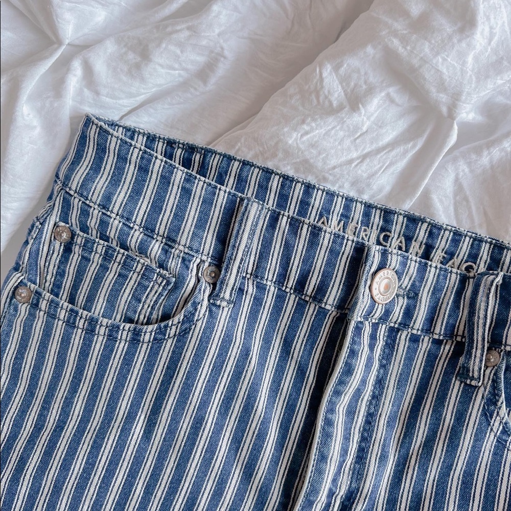 Adorable AE jean shorts